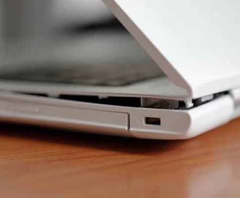 Laptop Hinges Damage or Replacement